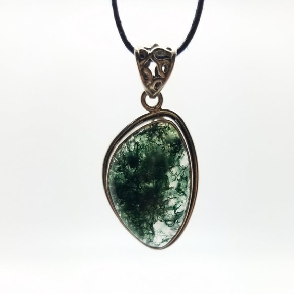 Moss Agate and Sterling Pendant - Picture 1 of 3